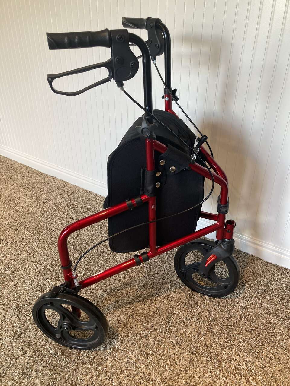 3 Wheel ROLLATOR - RED - ZLER Lightweight and Foldable - no seat NEW Condition!