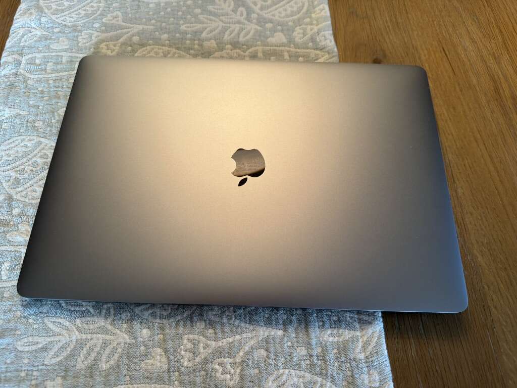 2019 Apple MacBook Pro 16 Inch