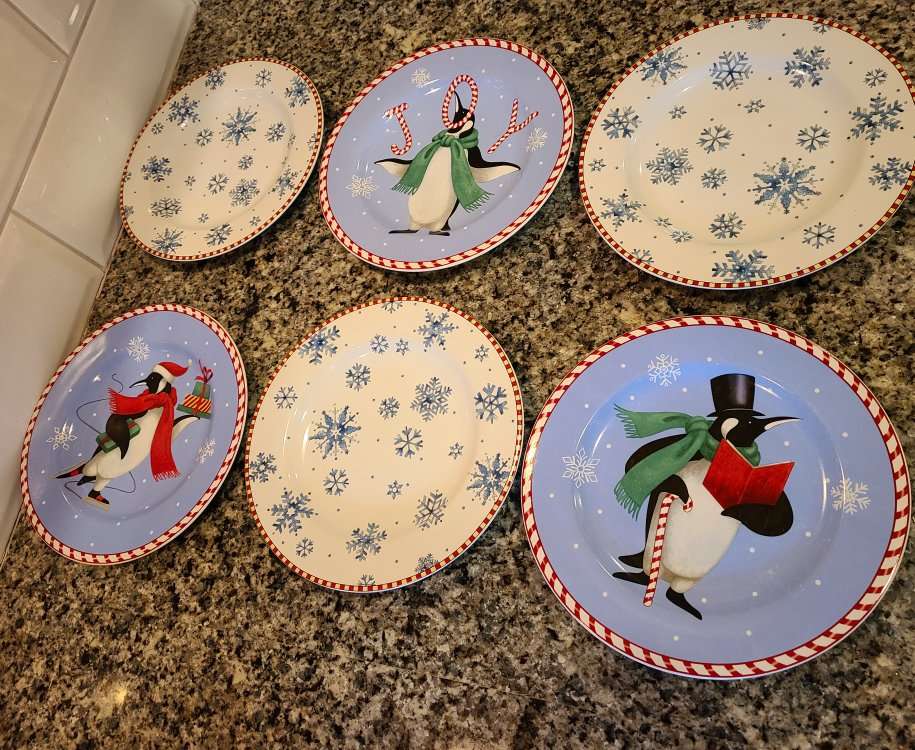 SAKURA Christmas Plates 6-set