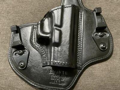 New BIANCHI 135 Glock 17 Black Leather Holster