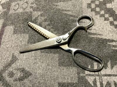 VTG Yellow CANARY Pinking Shears 9 Inch Japan