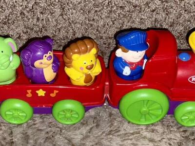 Playskool Fun Tunes Musical Train With Animals