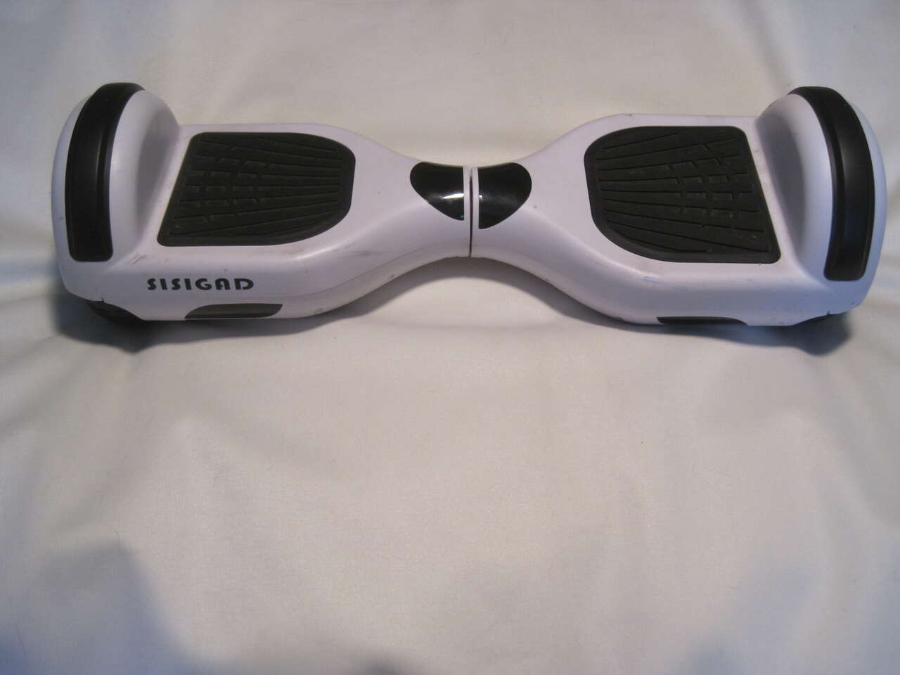 SISIGAD Self Balancing Scooter HY-A02 6.5 Inch White Two Wheeled NEEDS BATTERY