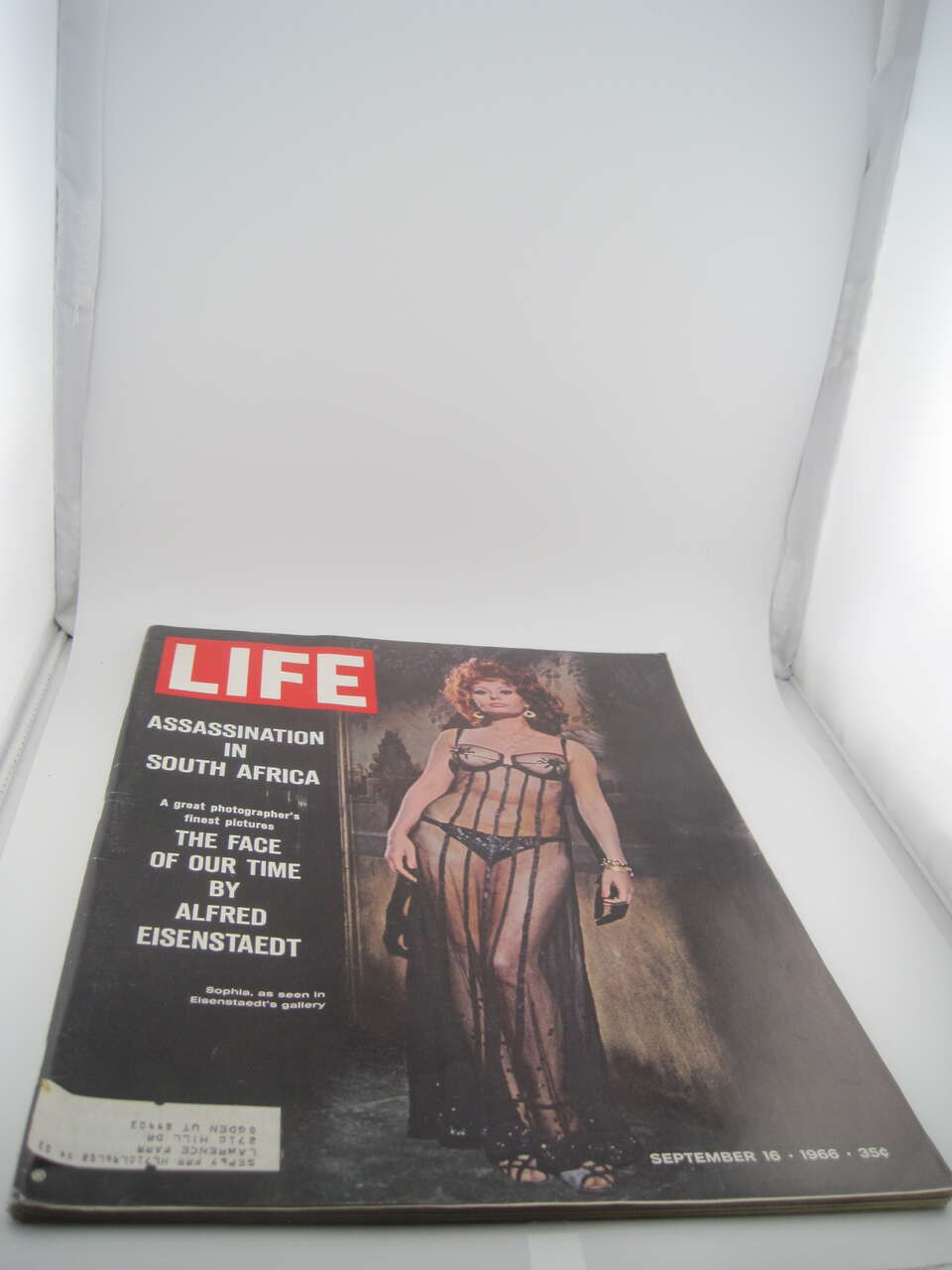 Life Magazine September 16 1966 Assassination in South Africa - Sophia Loren
