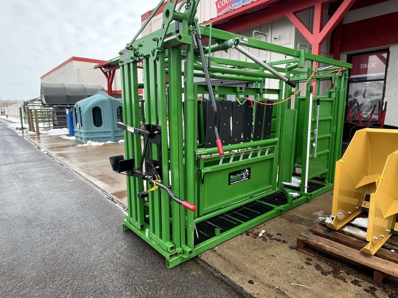 Real Tuff Manual Squeeze Chute