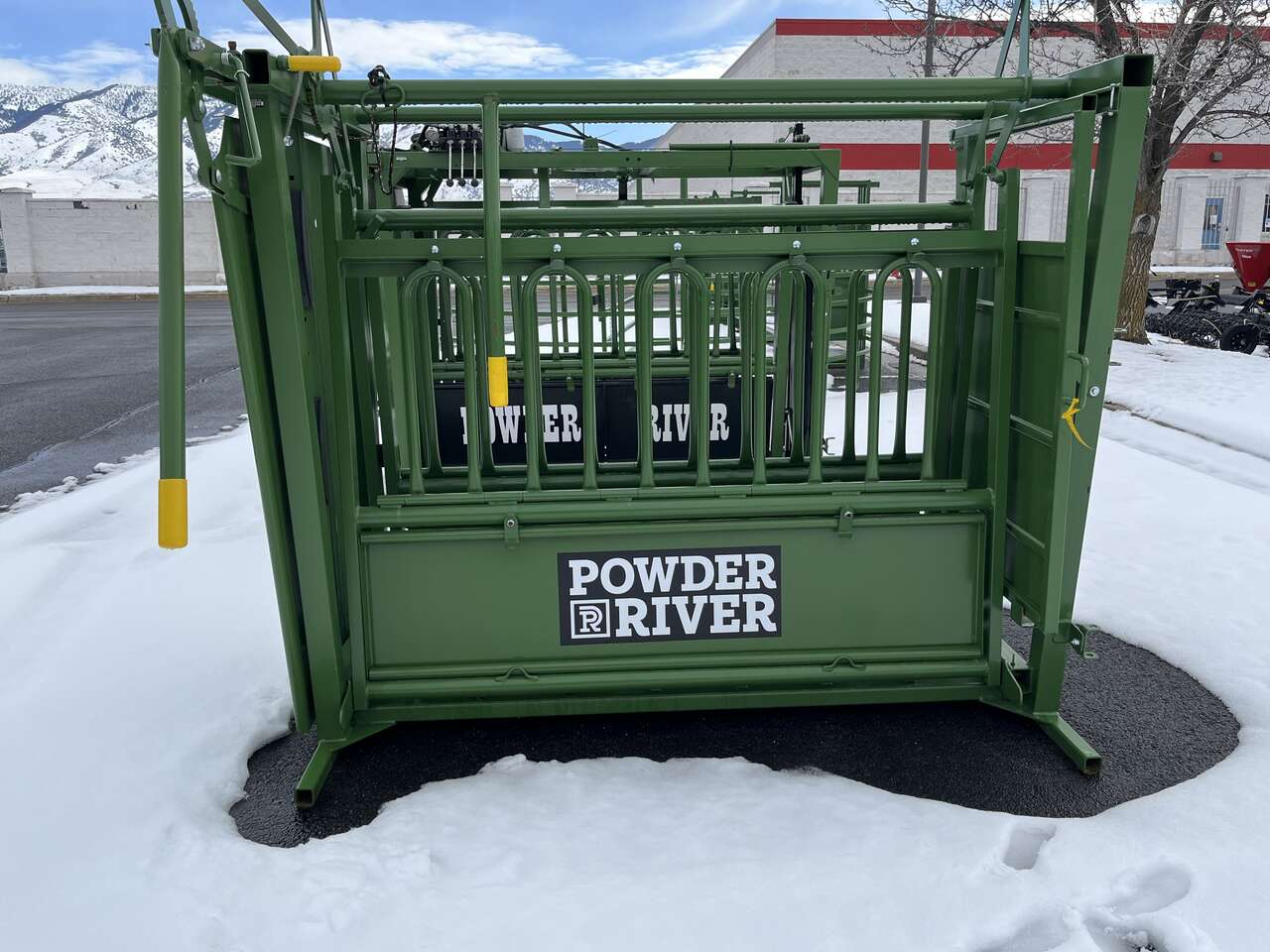 Powder River M1500 Squeeze Chute