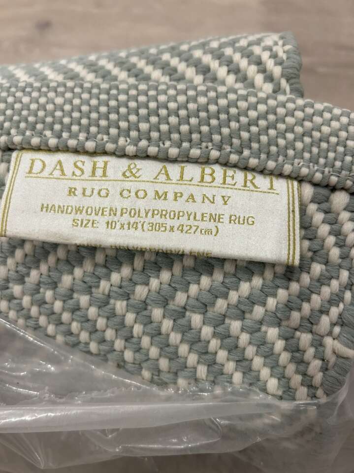 10 x 14 Dash and Albert Herringbone Rug NEW