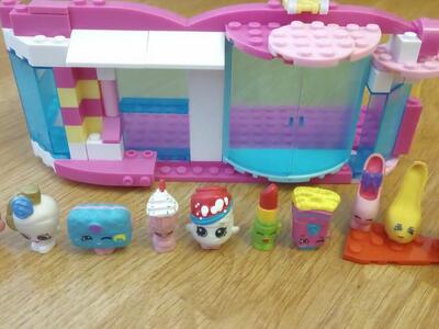 Shopkins Toy Set + Extras
