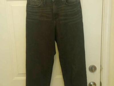 Junior's Distressed Black Jeans~size 7