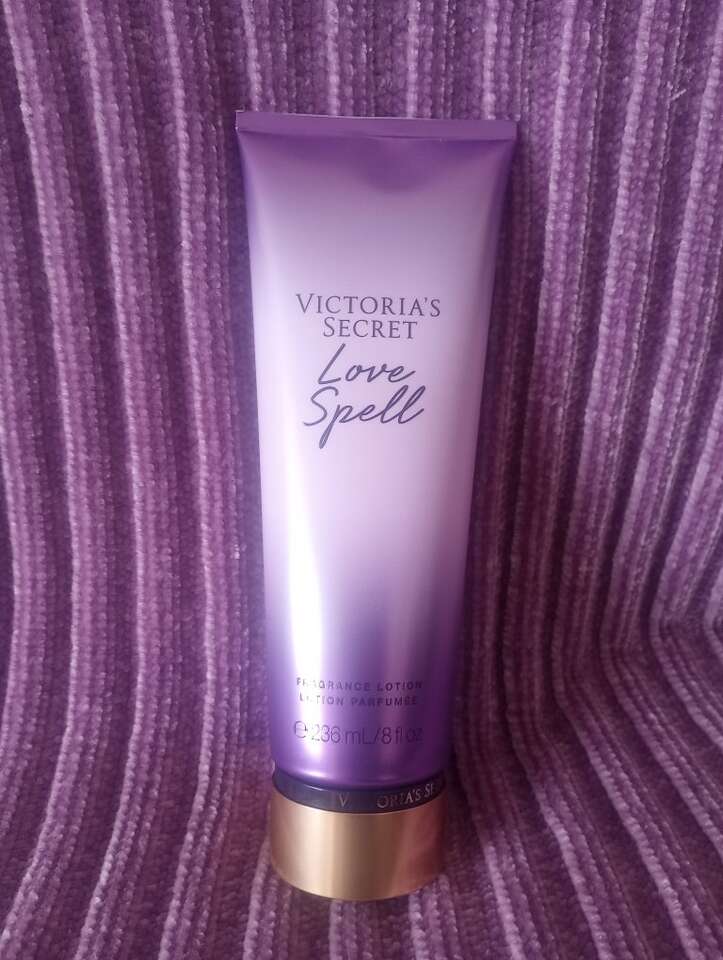 Victoria's Secret Love Spell Lotion~NEW