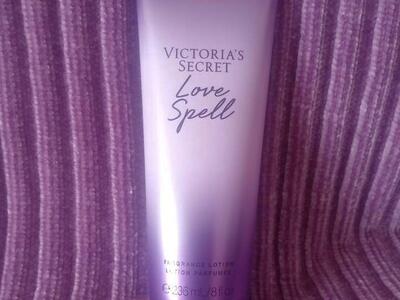Victoria's Secret Love Spell Lotion~NEW