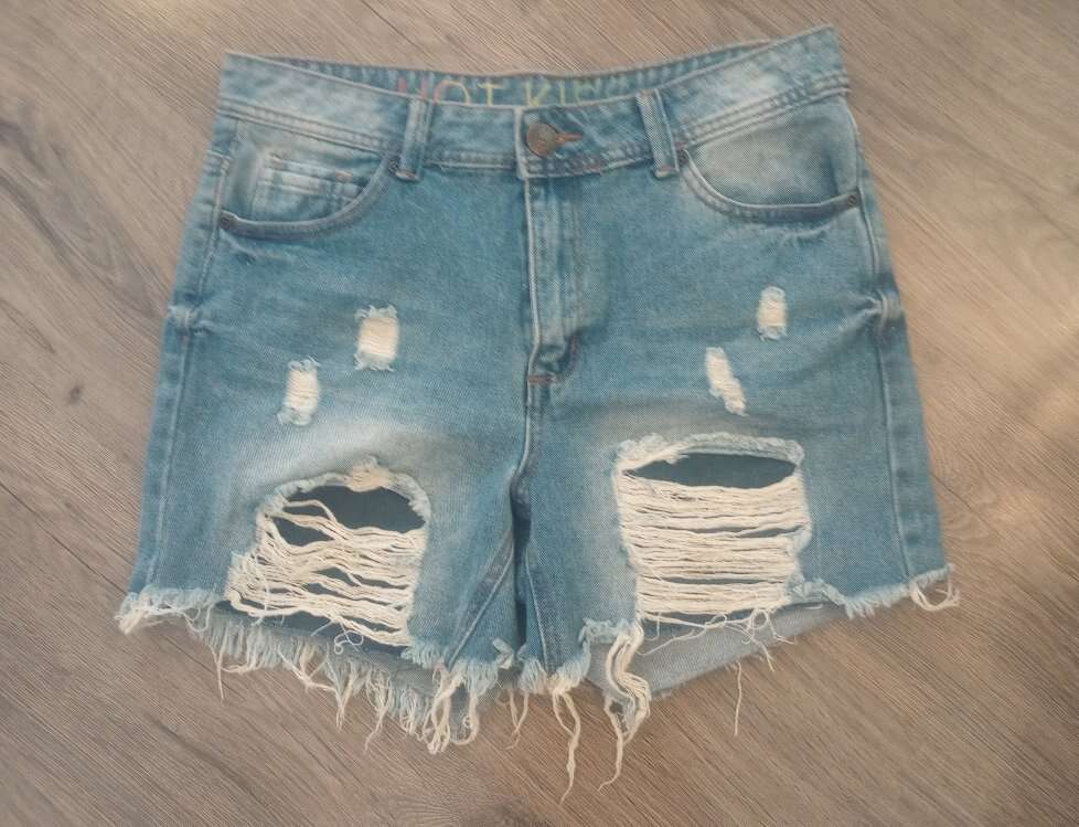 Juniors Distressed Shorts~size 5~NEW