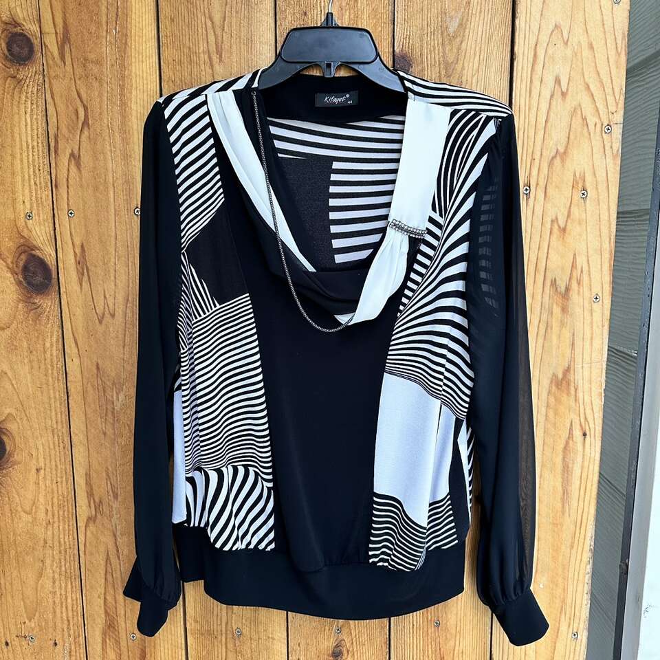 Women’s Abstract With Necklace Blouse