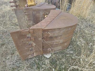 John Deere Backhoe Bucket 24-inch