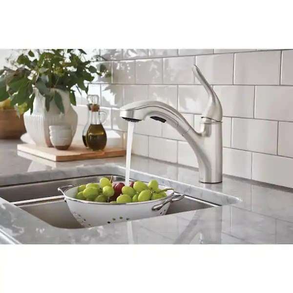 (NEW) $40 OFF Moen Pullout kitchen faucet