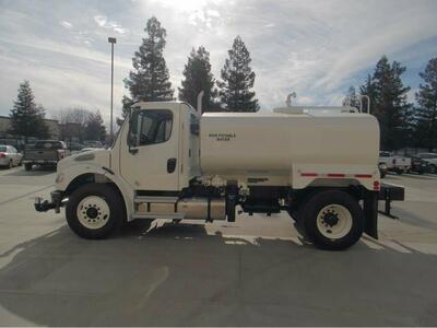2K FREIGHTLINER WATER TRUCK