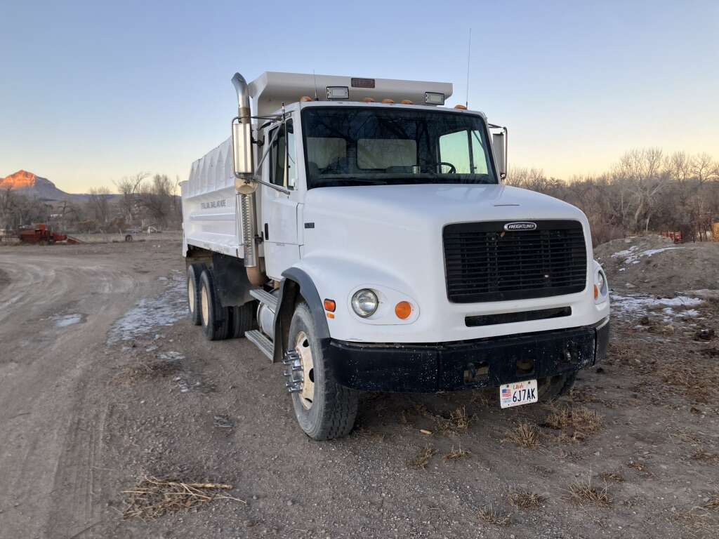 2000 FreightLiner Dump Truck