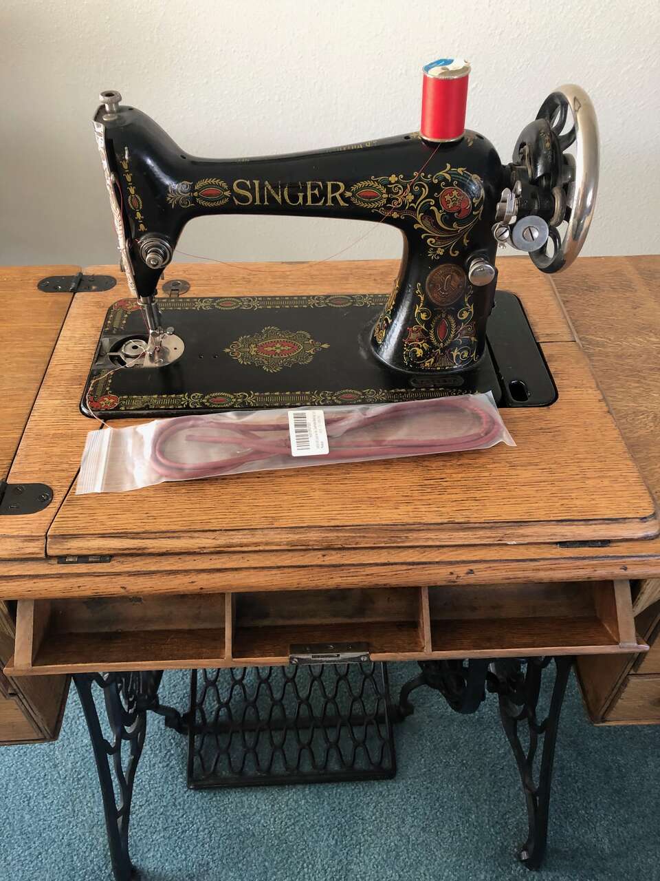 1919 Antique Singer Sewing Machine Appliances