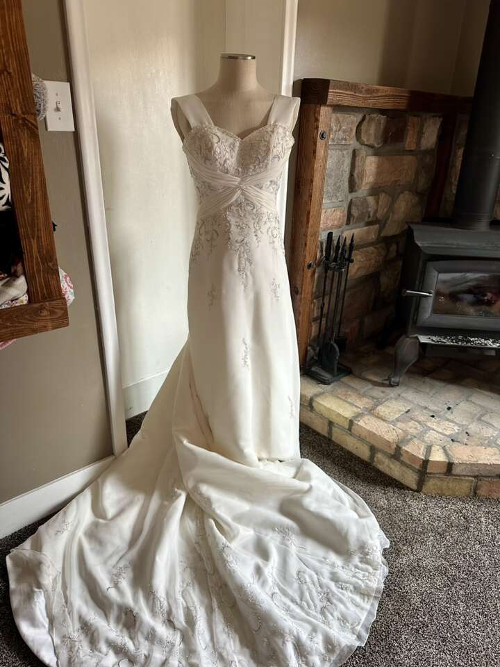 Mary’s bridal Wedding Dress With Beads Size 8