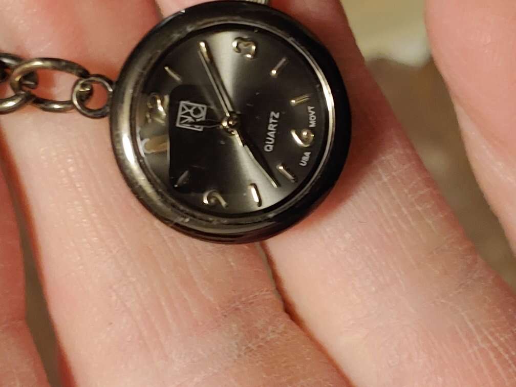 Ladies watch with USA movement and brand new batte