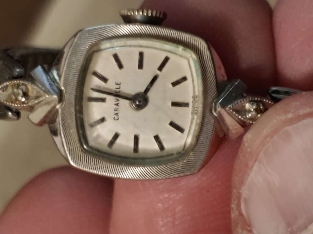Carvelle Ladies wind up watch and working great