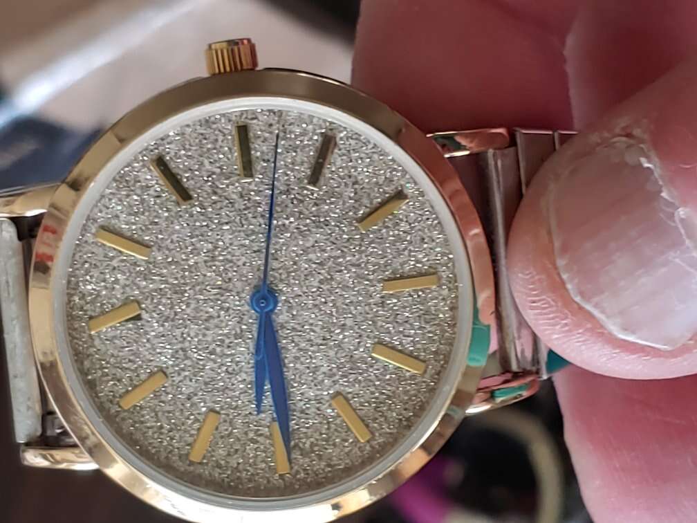 Sparkely Ladies watch with Quartz movement new bat