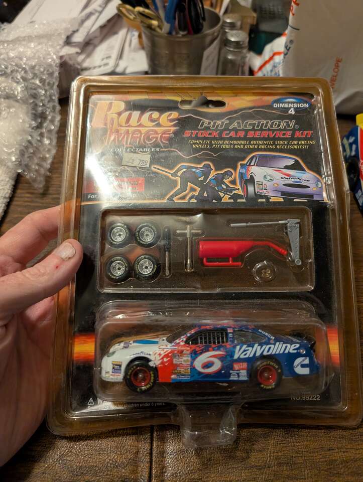 Race Mace Pit Action Stock Car Kit Mark Martin 1998 Ford Taurus