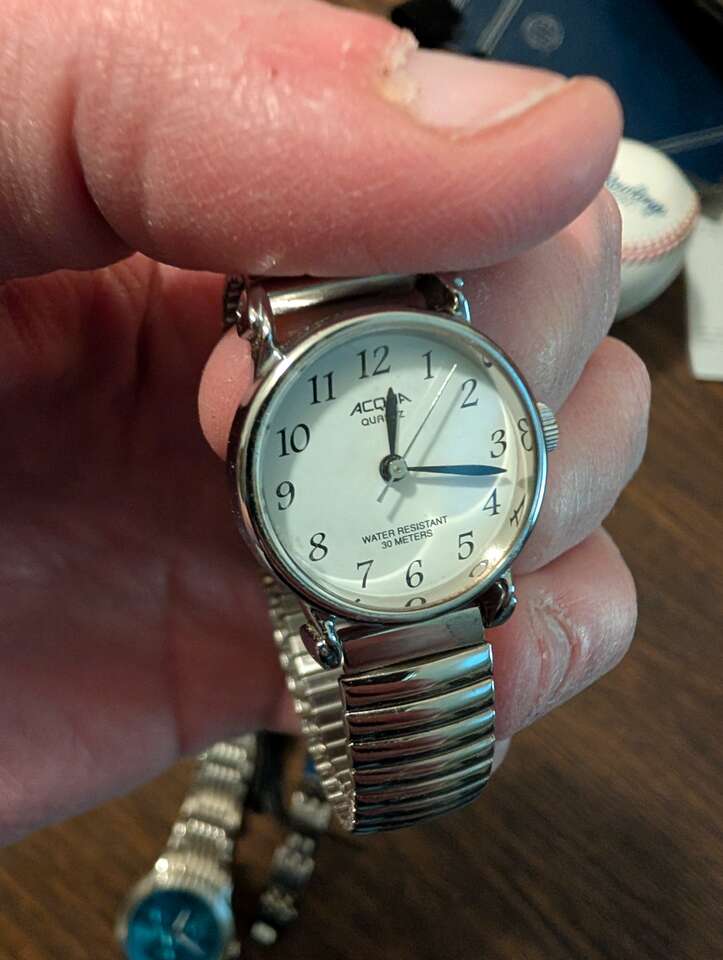 Aqua Ladies vintage watch 30m water resistant with brand new battery