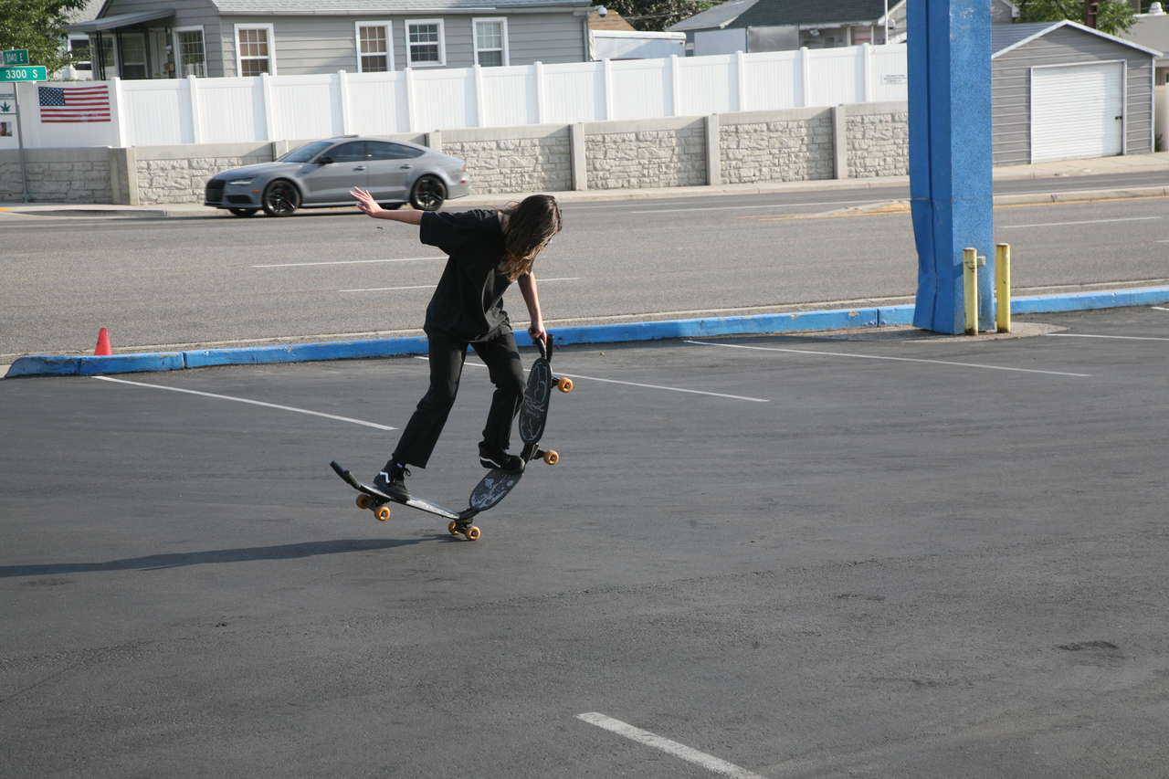 vintage skateboard RARE 8 WHEELED 3 DECK TRICK BOARD THE RAD SKATE scooter