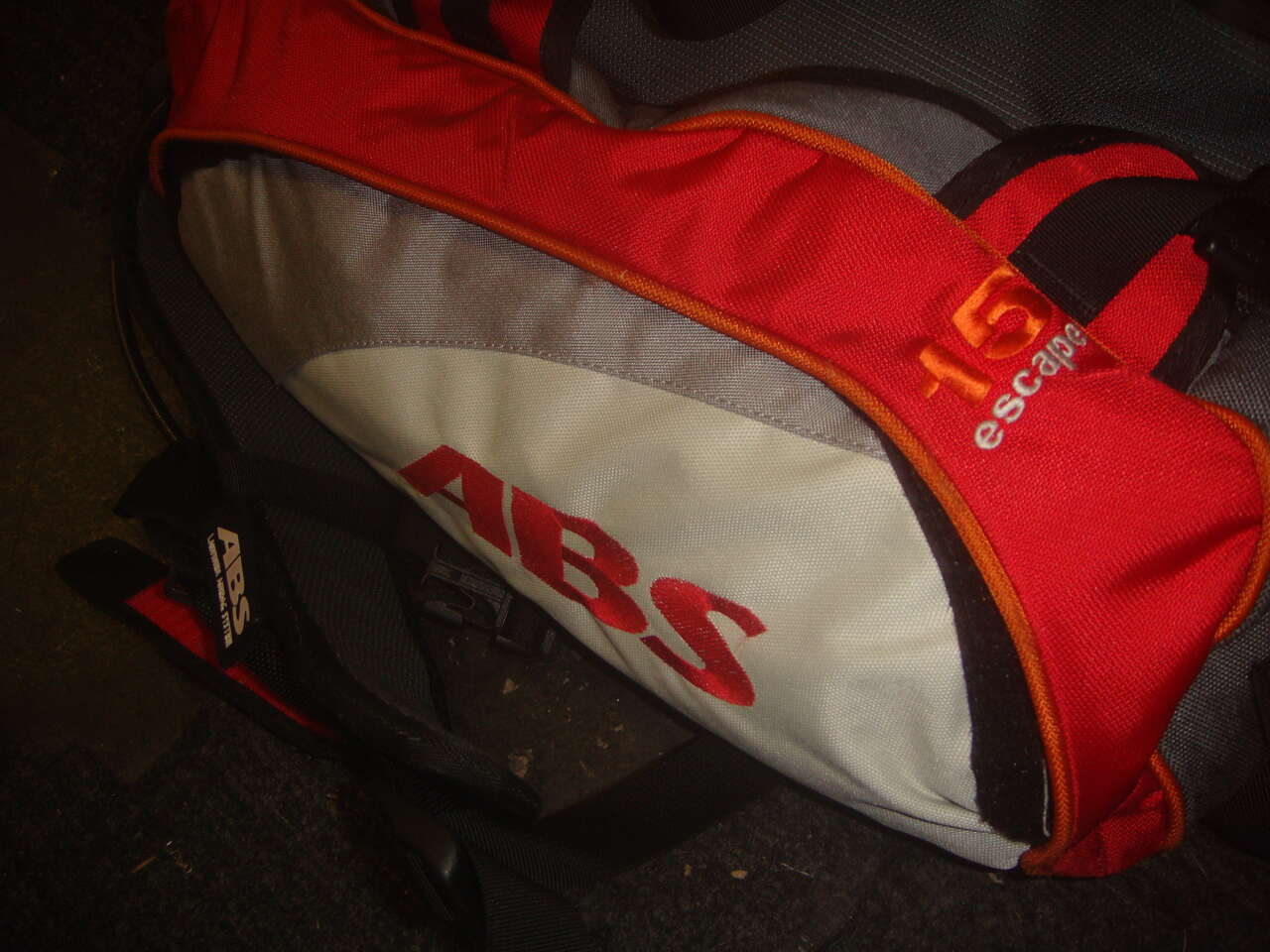 END OF SEASON DEAL!  ABS AVALANCHE AIRBAG COMPLETE SYSTEM WITH TANK AND TRIGGER 15 LITER ESCAPE PACK ski or snowboard