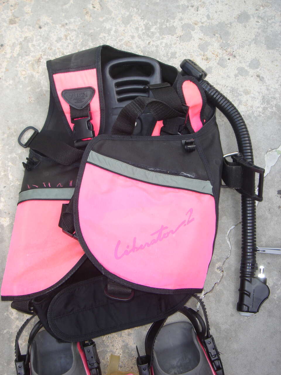 PINK TUSA LIBERATOR SCUBA DIVING BCS  MASK AND SNORKLE SZ XS