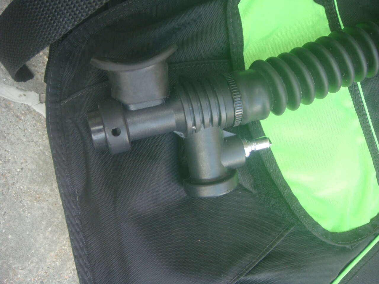 SEA QUEST SCUBA DIVING BCD  SZ MED