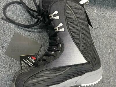 new in the box burton sapphire snowboard boot women's size 5 or 5 1/2