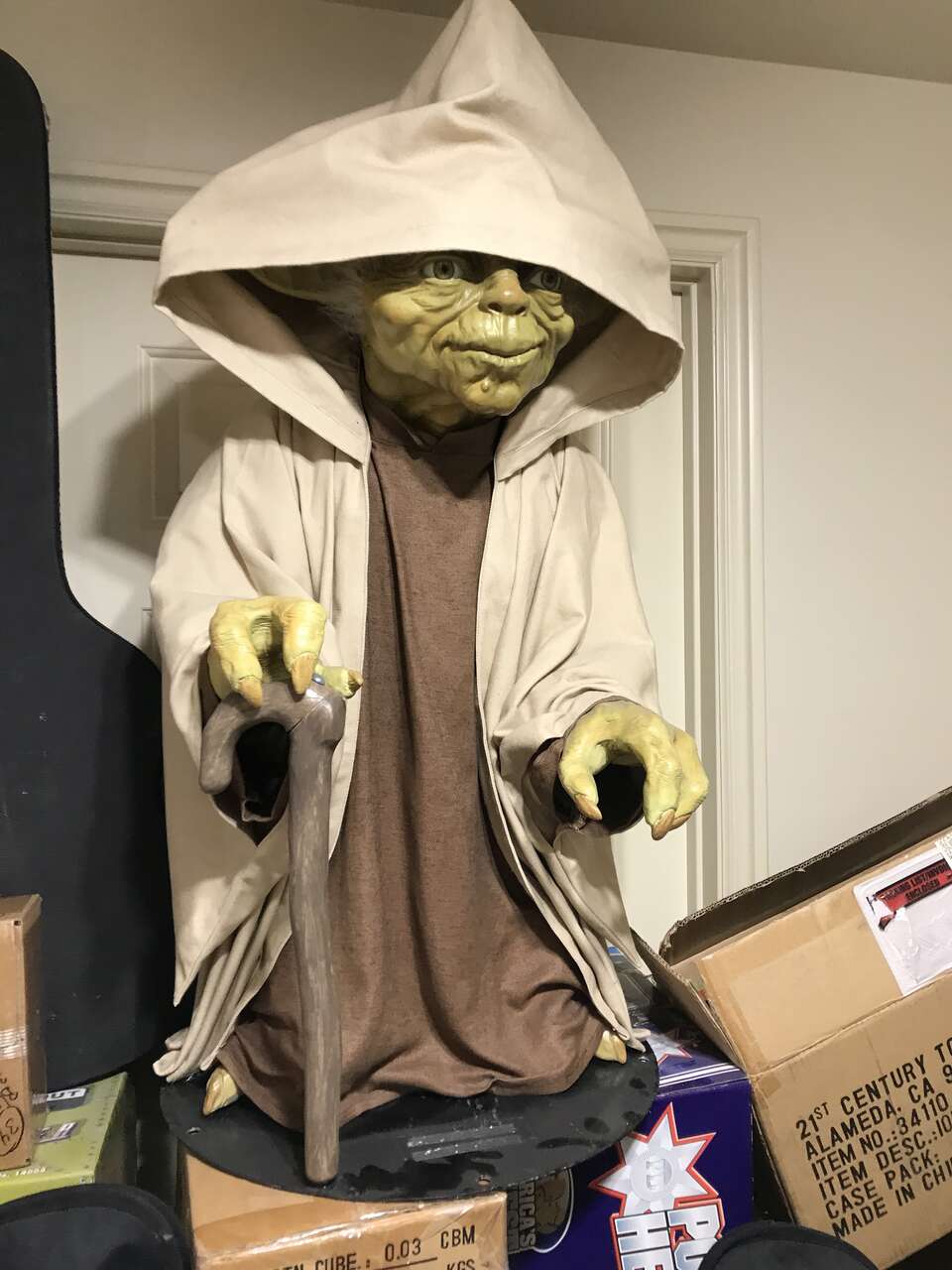 Rare life size vintage Star Wars Yoda life size over 4 feet tall with pedestal display