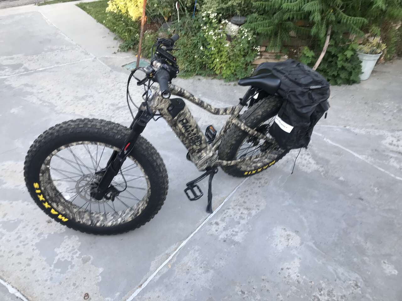 Rambo rebel 1000 W E bike with accessories only 80 miles cheap transportation hunting bike