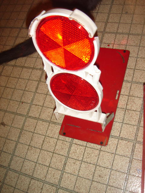 HEAVY DUTY EMERGENCY REFLECTOR 3 PACK WITH CASE