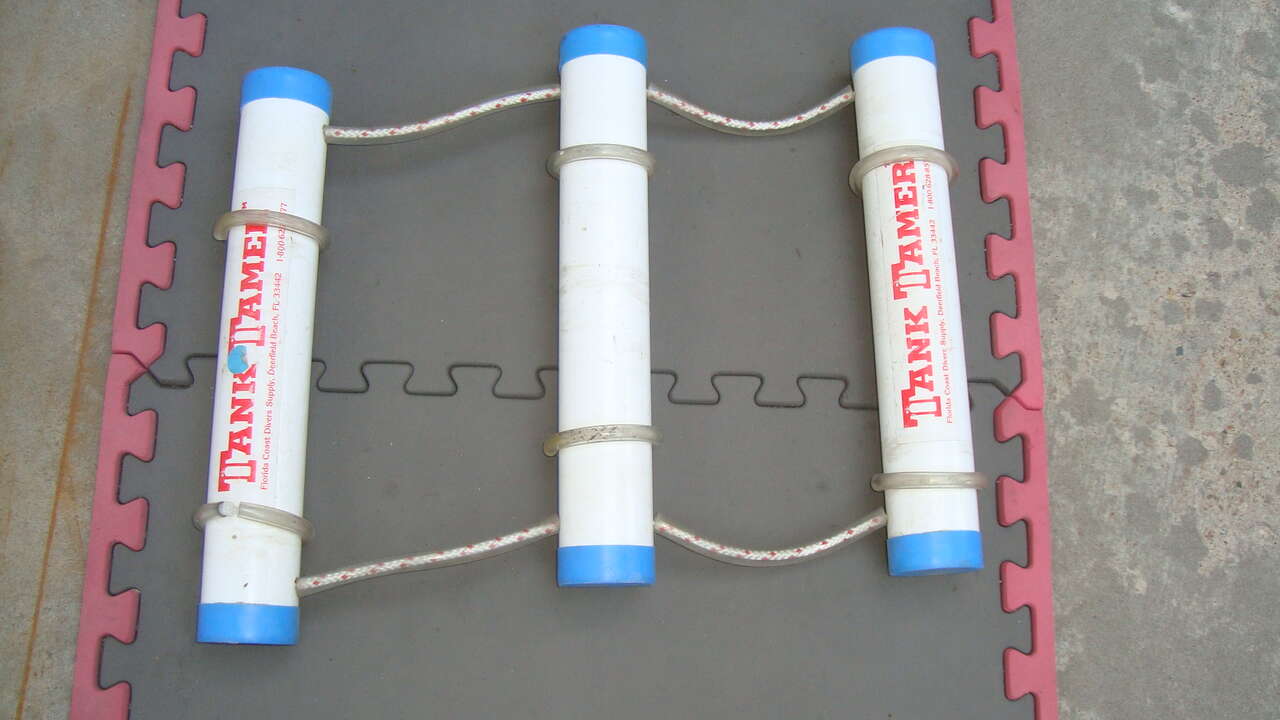 SCUBA TANK RACK TANK TAMER