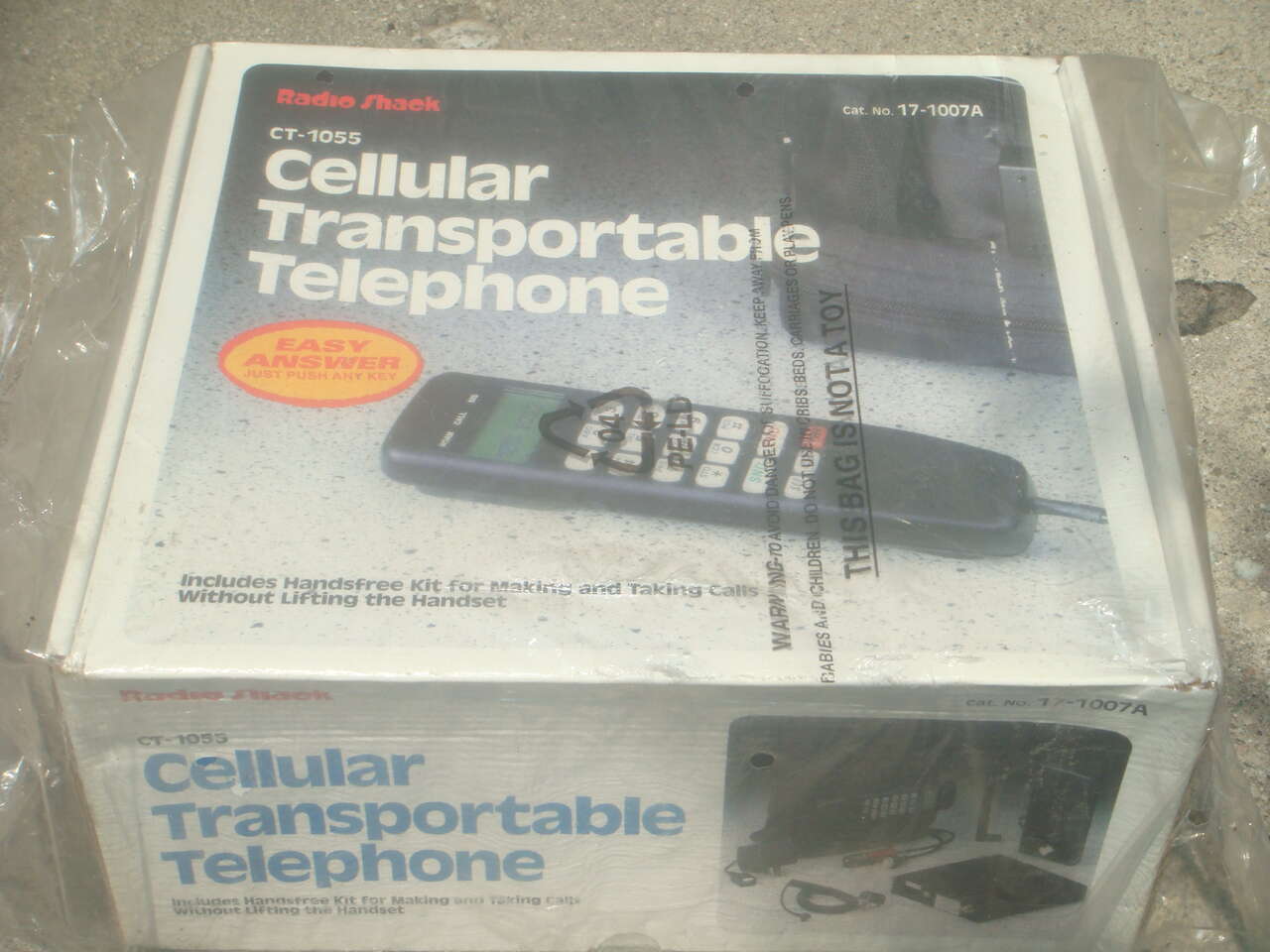 vintage 80's RARE RADIO SHACK TRANSPORTABLE mobile TELEPHONE CT-1055(CELL PHONE) MINT IN BOX