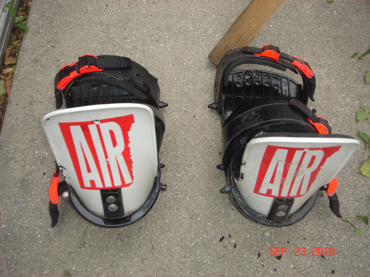 vintage 90's burton air snowboard bindings