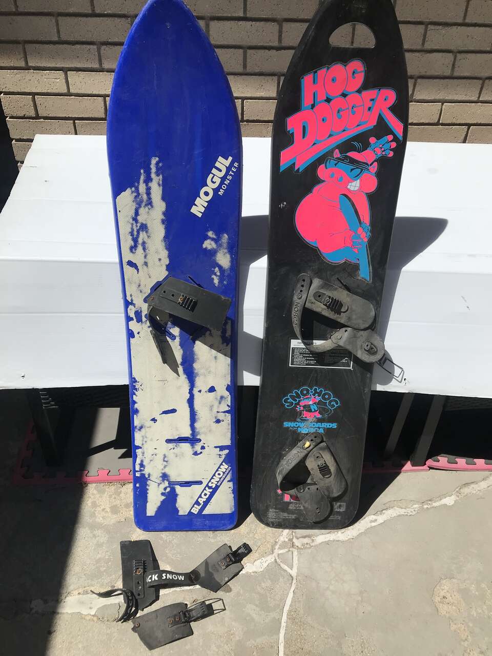 Vintage 90s black snow “MOGUL MONSTER OR HOT DOGGER” Snowboard