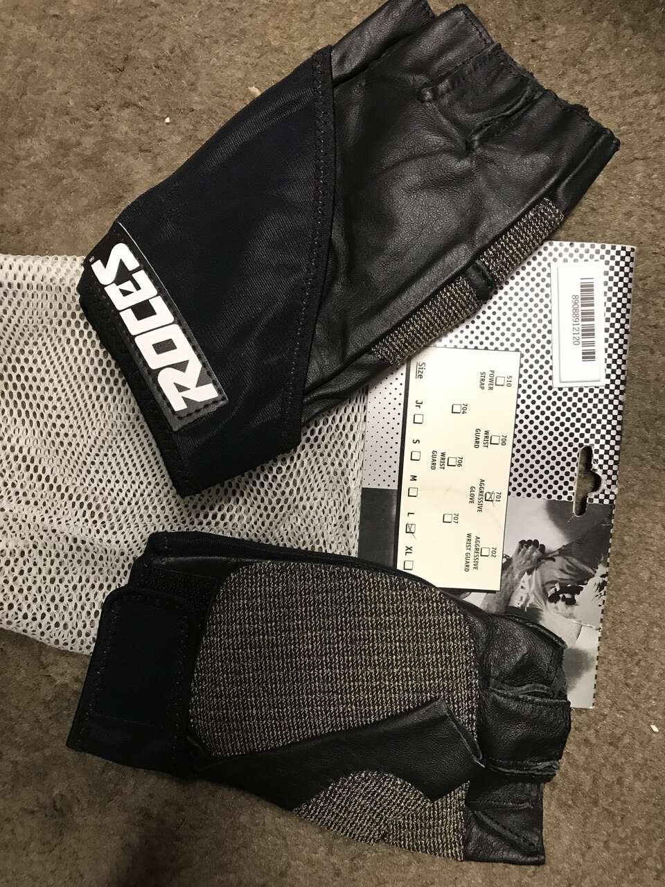 Fingerless leather bike gloves with carbon Kevlar palms skate gloves