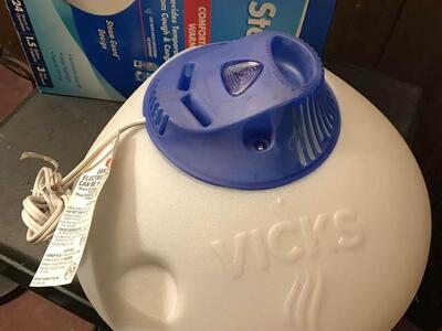 Vicks warm steam vaporizer new in box