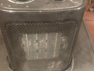 Oscillating ceramic space heater 15 bucks