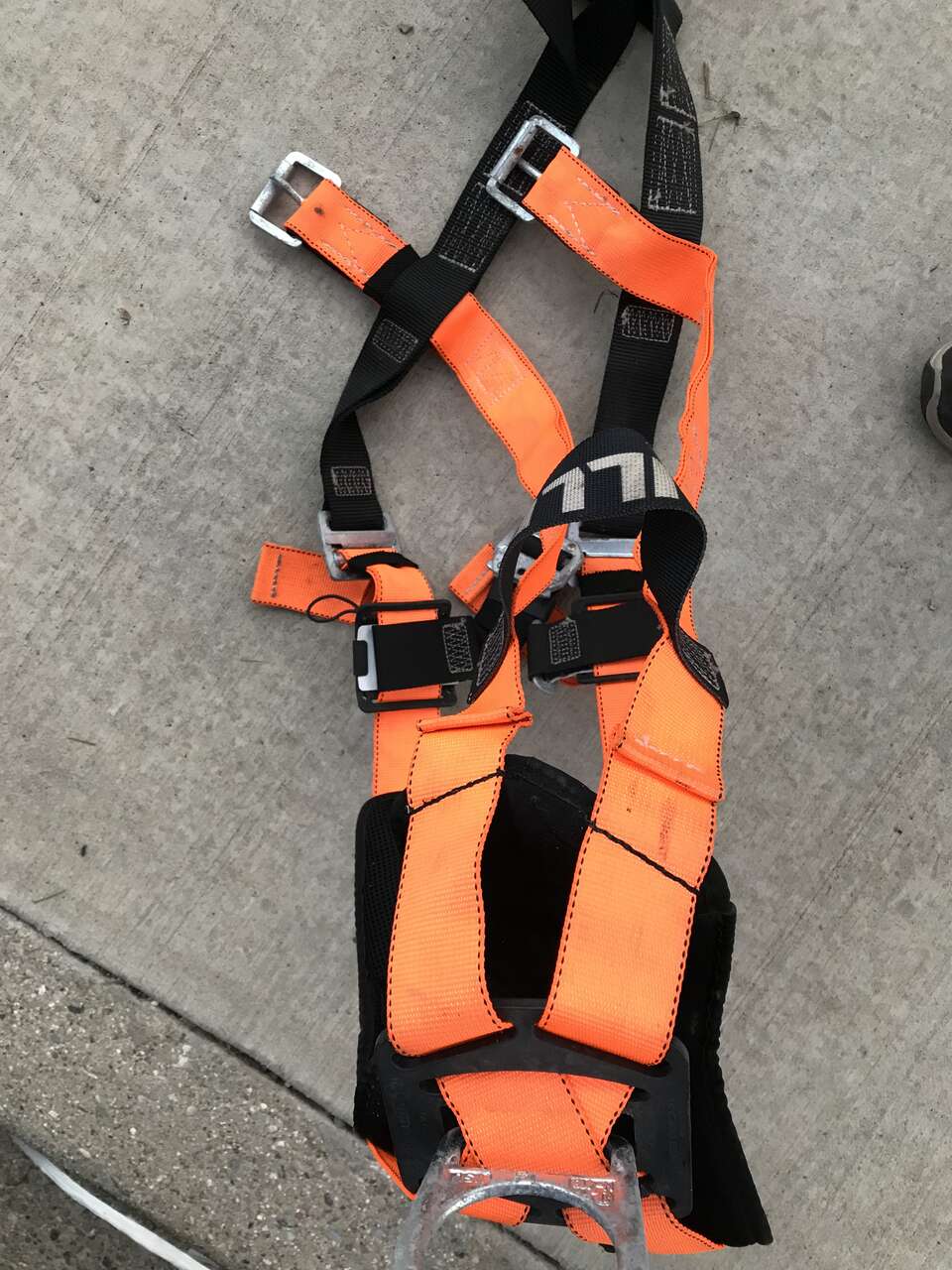 Buy or rent miller deluxe safety harness proffessional grade