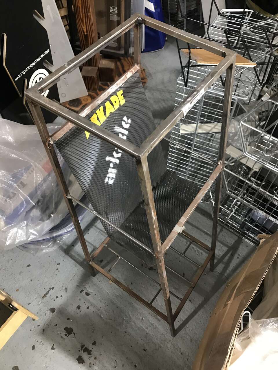 Magazine rack Free standing rack