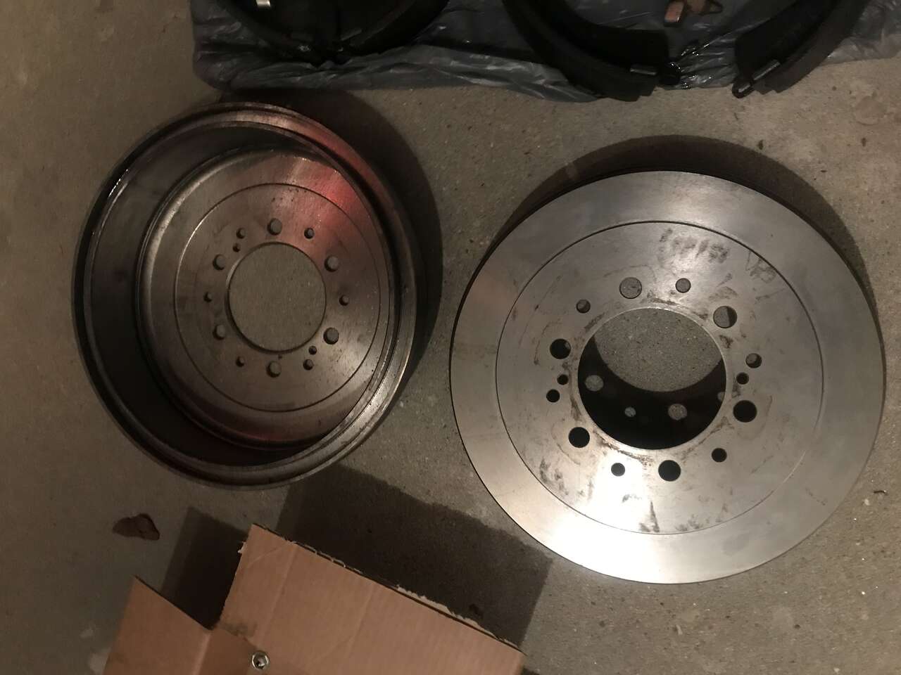 New 3rd GEN Toyota forerunner brake drums pads and hardware kit