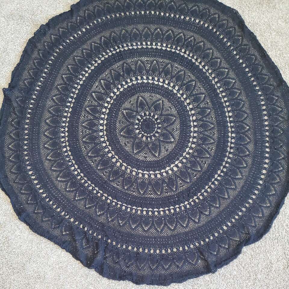 Black hand-crotched round tablecloth