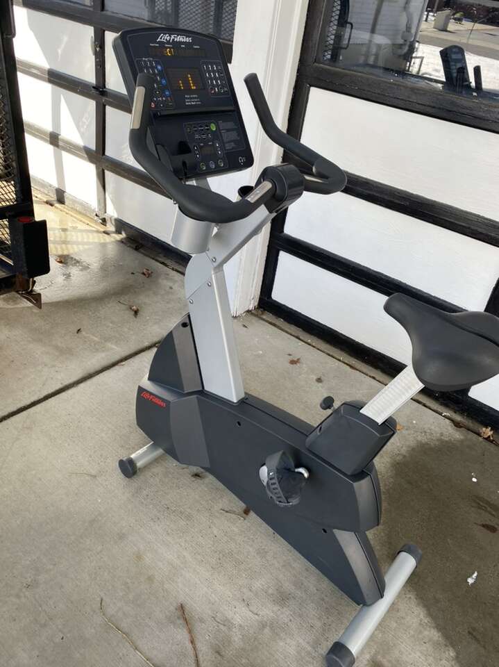 LIfe Fitness Clsc Upright BIke