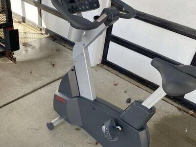 LIfe Fitness Clsc Upright BIke