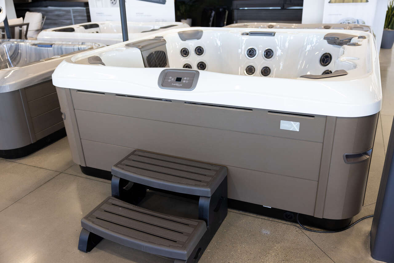 Clearance Bullfrog Spas